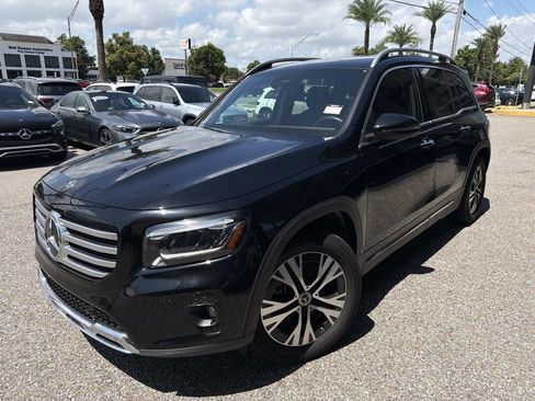 Used 2025 Mercedes-Benz GLB 250 image 3