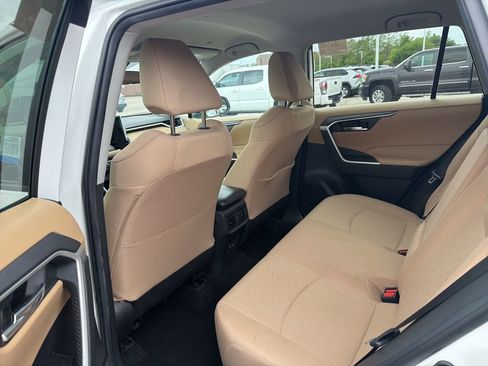 Used 2023 Toyota RAV4 XLE image 9