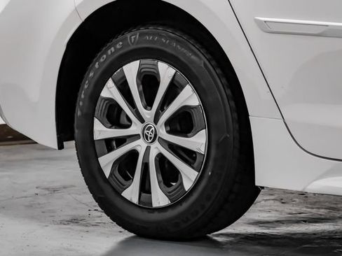 Used 2021 Toyota Corolla LE image 59