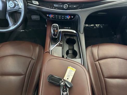 Used 2021 Buick Enclave Avenir w/ Avenir Technology Package image 22