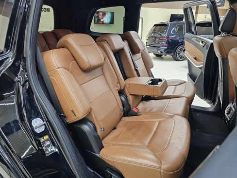 Used 2018 Mercedes-Benz GLS 550 4MATIC image 23
