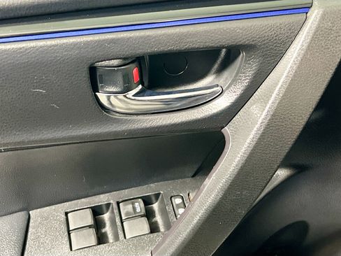 Used 2019 Toyota Corolla SE image 16