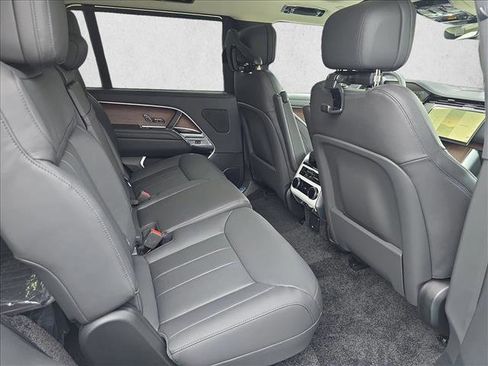 New 2026 Land Rover Range Rover Long Wheelbase SE image 11