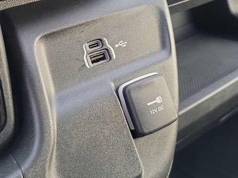 Used 2025 RAM ProMaster 3500 w/ Convenience Group FWD image 32