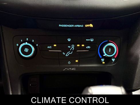 Used 2016 Ford Focus SE FWD image 21