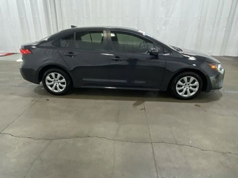 Certified 2023 Toyota Corolla LE image 3