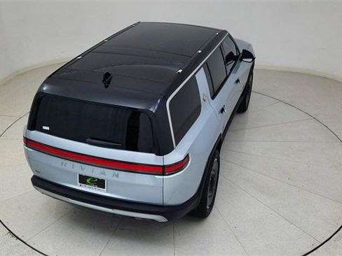 Used 2025 Rivian R1S Adventure image 83