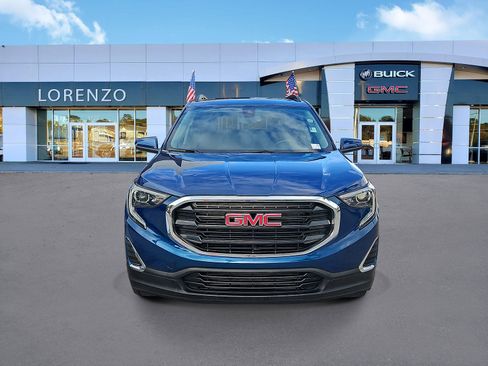 Used 2020 GMC Terrain SLE w/ Driver Convenience Package image 2