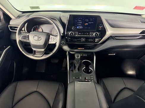 Used 2026 Toyota Highlander XLE AWD/4WD image 12