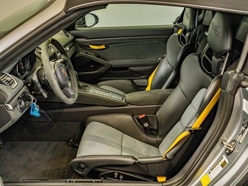 Certified 2025 Porsche 718 Boxster Spyder RS image 5