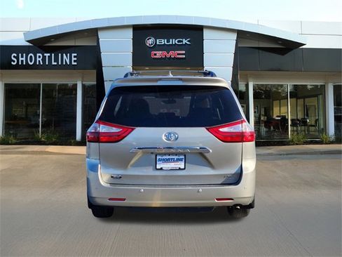 Used 2017 Toyota Sienna Limited Premium w/ Outdoor Package image 4