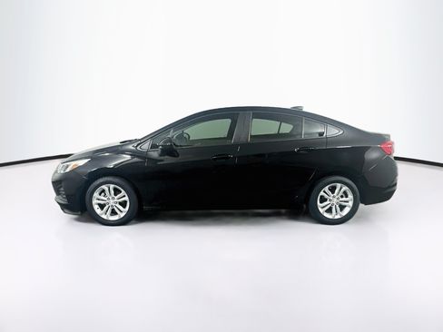 Used 2019 Chevrolet Cruze LS w/ LS Convenience Package FWD image 4