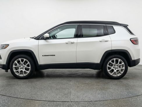 Used 2025 Jeep Compass Limited AWD/4WD image 5