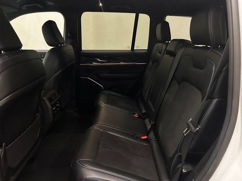 Used 2023 Jeep Grand Cherokee Trailhawk AWD/4WD image 14