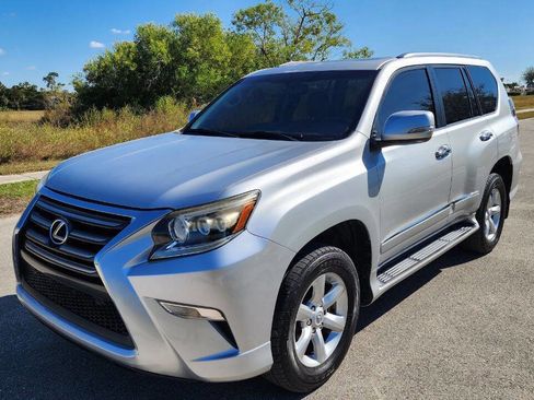 Used 2016 Lexus GX 460 image 2