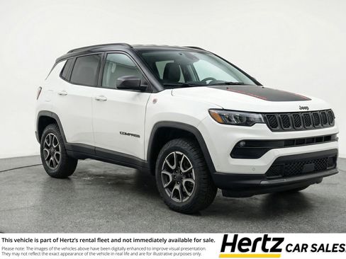Used 2025 Jeep Compass Trailhawk w/ Trailer Tow Group image 1