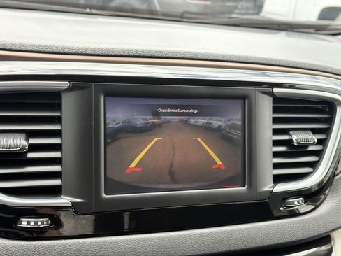 Used 2023 Chrysler Voyager LX FWD image 22