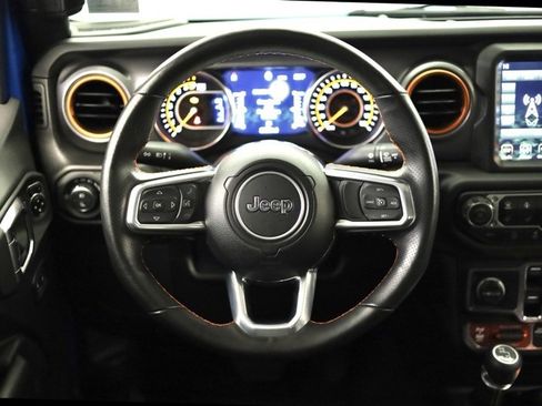 Used 2023 Jeep Gladiator Mojave w/ Cold Weather Group image 13