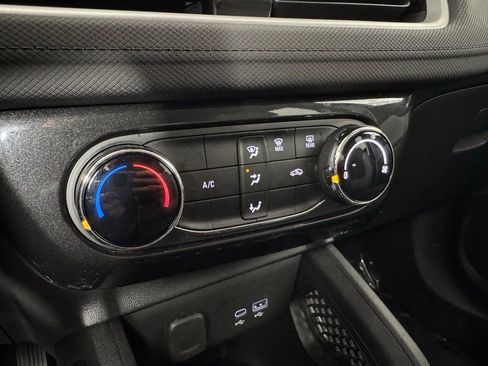 Used 2025 Chevrolet TrailBlazer LT AWD/4WD image 26