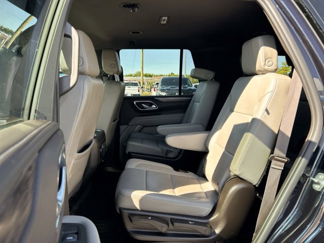 Used 2022 Chevrolet Tahoe Z71 w/ Luxury Package AWD/4WD image 18