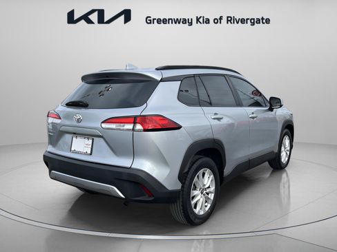 Used 2023 Toyota Corolla Cross LE image 6