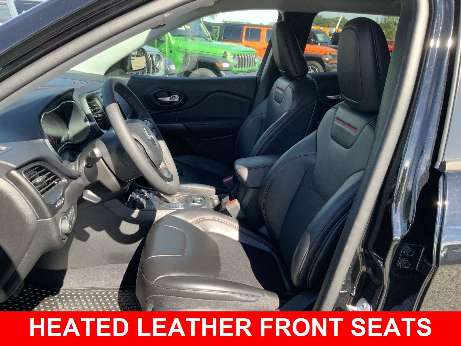 Used 2022 Jeep Cherokee Trailhawk AWD/4WD image 6