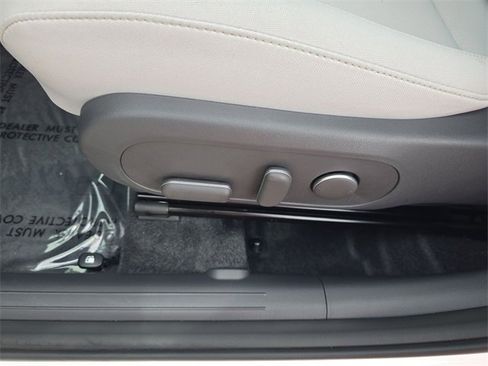 Certified 2025 Hyundai Kona SEL image 12