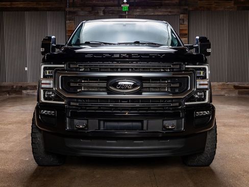 Used 2022 Ford F250 Platinum image 2