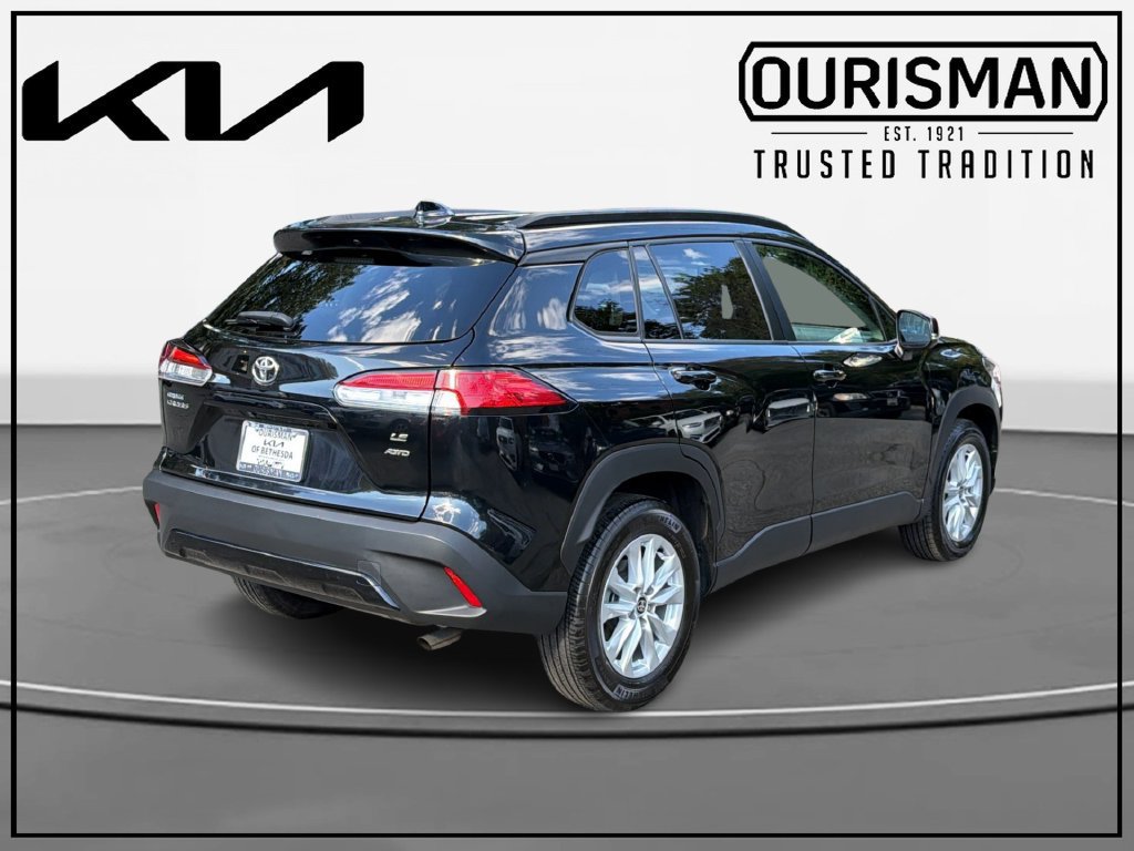 Used 2024 Toyota Corolla Cross LE AWD/4WD image 4