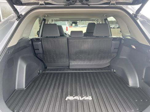 Used 2024 Toyota RAV4 XLE w/ Convenience Package image 14