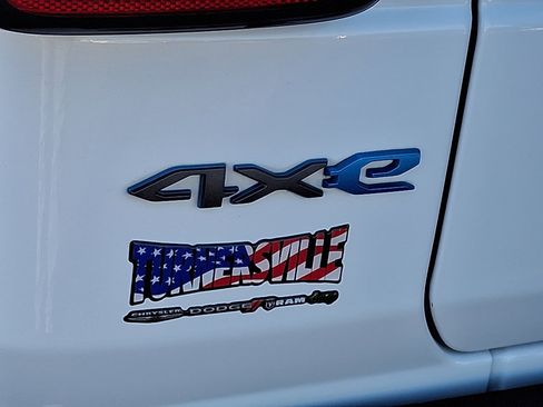 Used 2023 Jeep Wrangler Unlimited image 16