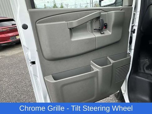 Used 2023 Chevrolet Express 2500 w/ Driver Convenience Package image 10