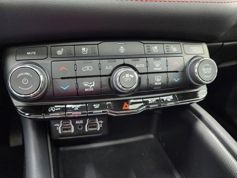 Used 2024 Dodge Durango GT image 43