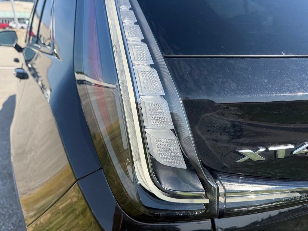 Certified 2024 Cadillac XT4 Sport AWD/4WD image 11