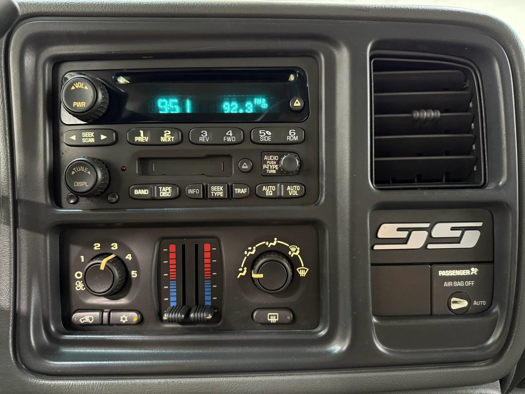 Used 2004 Chevrolet Silverado 1500 SS AWD/4WD image 21