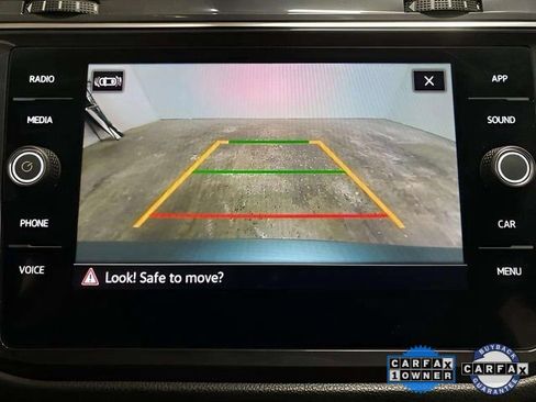 Used 2023 Volkswagen Tiguan SE w/ Panoramic Sunroof Package image 54