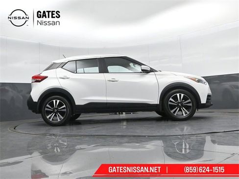 Used 2018 Nissan Kicks SV image 33