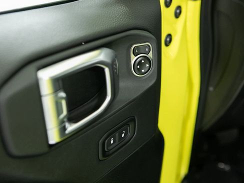Used 2024 Jeep Wrangler Sahara image 17