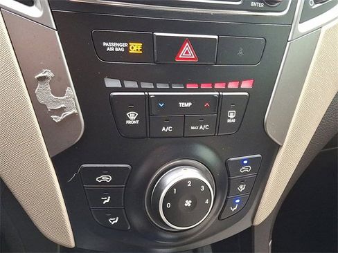 Used 2017 Hyundai Santa Fe Sport image 16