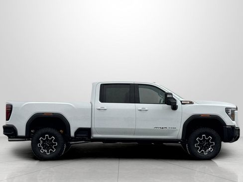 Used 2026 GMC Sierra 2500 AT4X image 3