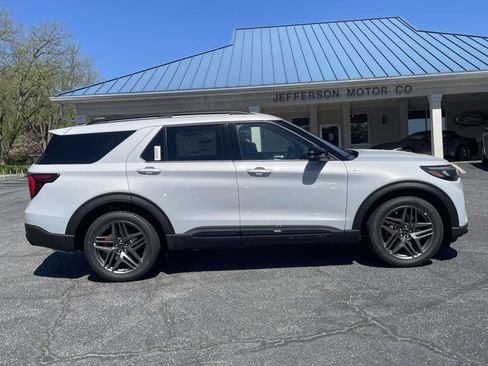 New 2026 Ford Explorer ST-Line w/ ST-Line Street Pack RWD image 2