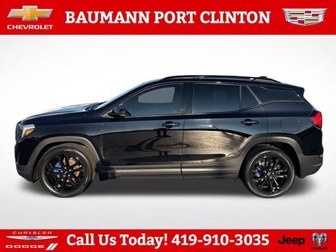 Used 2021 GMC Terrain SLE w/ Driver Convenience Package FWD image 2
