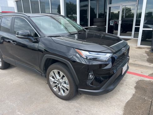 Used 2024 Toyota RAV4 XLE Premium w/ Weather Package FWD image 4