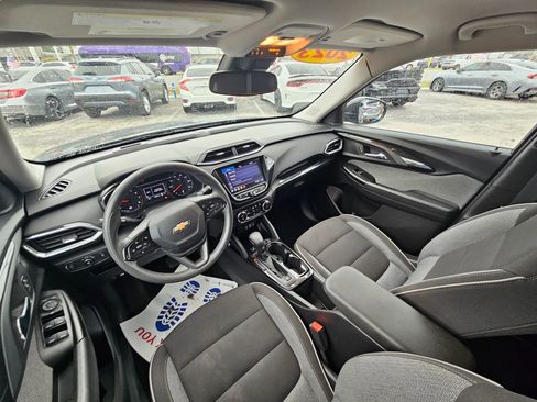 Used 2023 Chevrolet TrailBlazer LT w/ Convenience Package FWD image 16