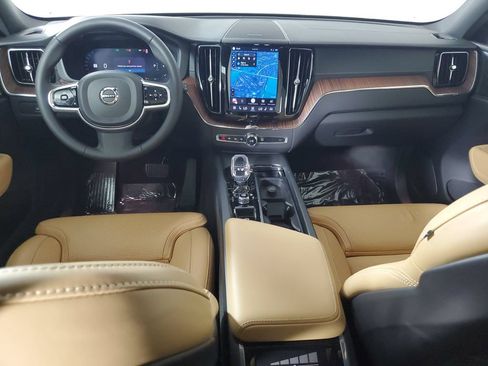 Used 2024 Volvo XC60 B5 Ultimate w/ Protection Package Premier AWD/4WD image 17