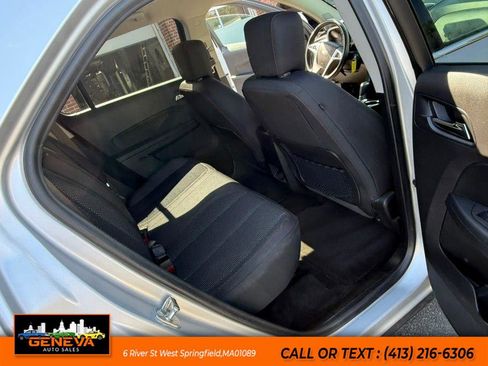 Used 2017 Chevrolet Equinox LT w/ Convenience Package AWD/4WD image 12