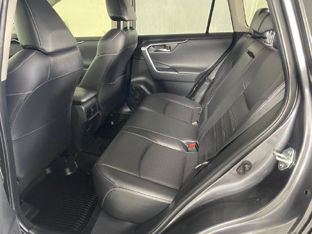 Used 2019 Toyota RAV4 Limited w/ Advanced Technology Package FWD image 19