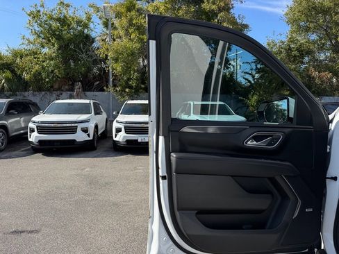 Used 2022 Chevrolet Tahoe RST w/ Sport Performance Package image 31