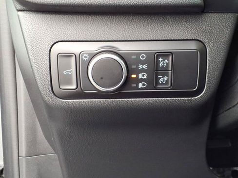 Certified 2025 Ford Escape Active w/ Cold Weather Package AWD/4WD image 17
