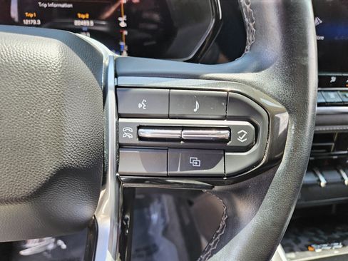 Used 2023 Chevrolet Colorado LT w/ LT Convenience Package II AWD/4WD image 26